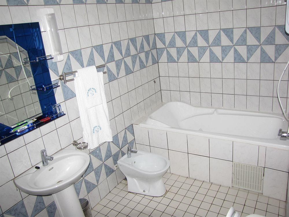 Afrique Hotel Douala Airport Zewnętrze zdjęcie